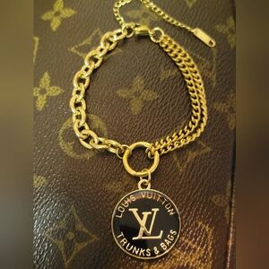 Black/Gold Trunks & Bags, Adjustable Stainless Steel Gold Plated Bracelet